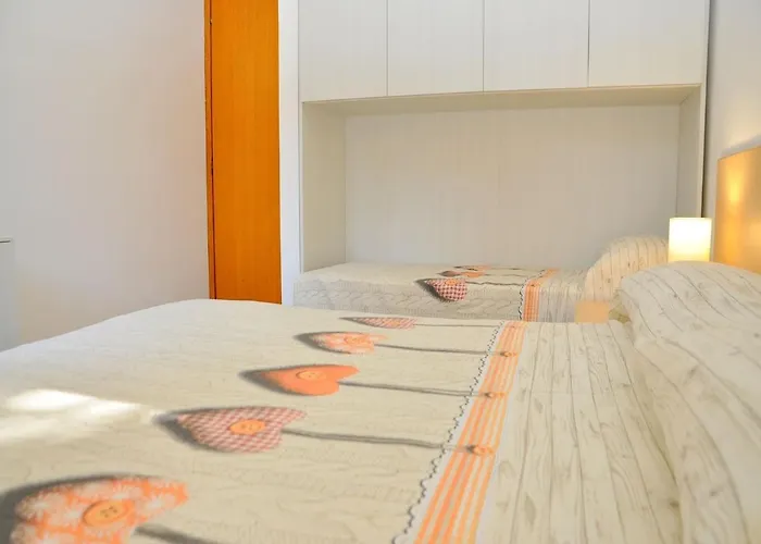 Cozy Flat With Terrace And Lift - Beahost