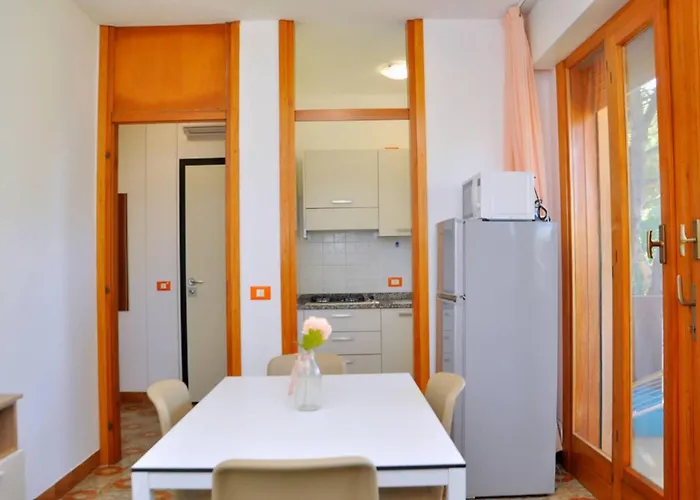 Cozy Flat With Terrace And Lift - Beahost * Bibione