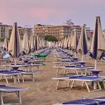 Apartment Cozy Flat With Terrace And Lift - Beahost Bibione