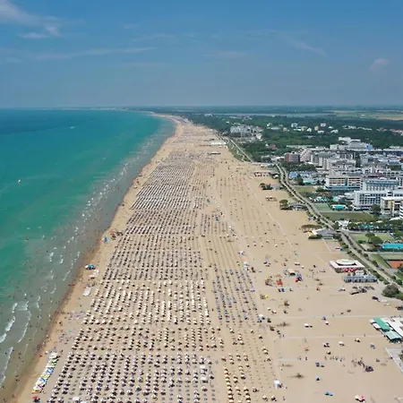 Cozy Flat With Terrace And Lift - Beahost * Bibione