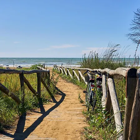 Cozy Flat With Terrace And Lift - Beahost Appartamento Bibione