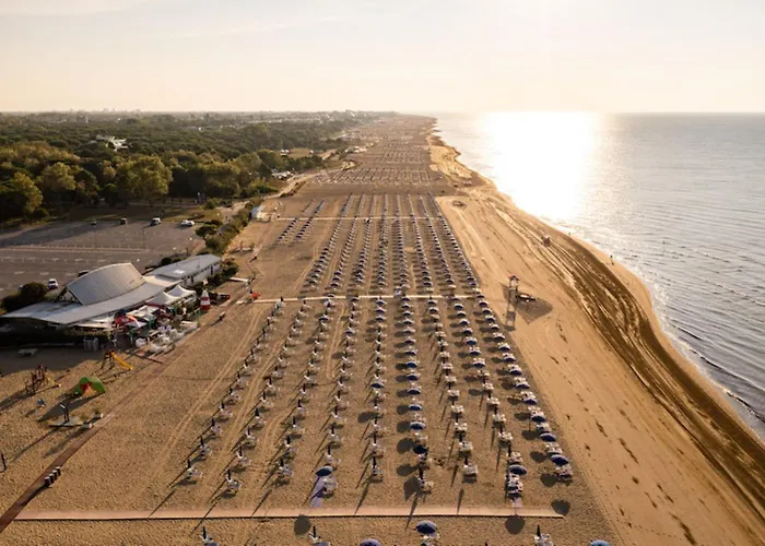 Cozy Flat With Terrace And Lift - Beahost Appartamento Bibione